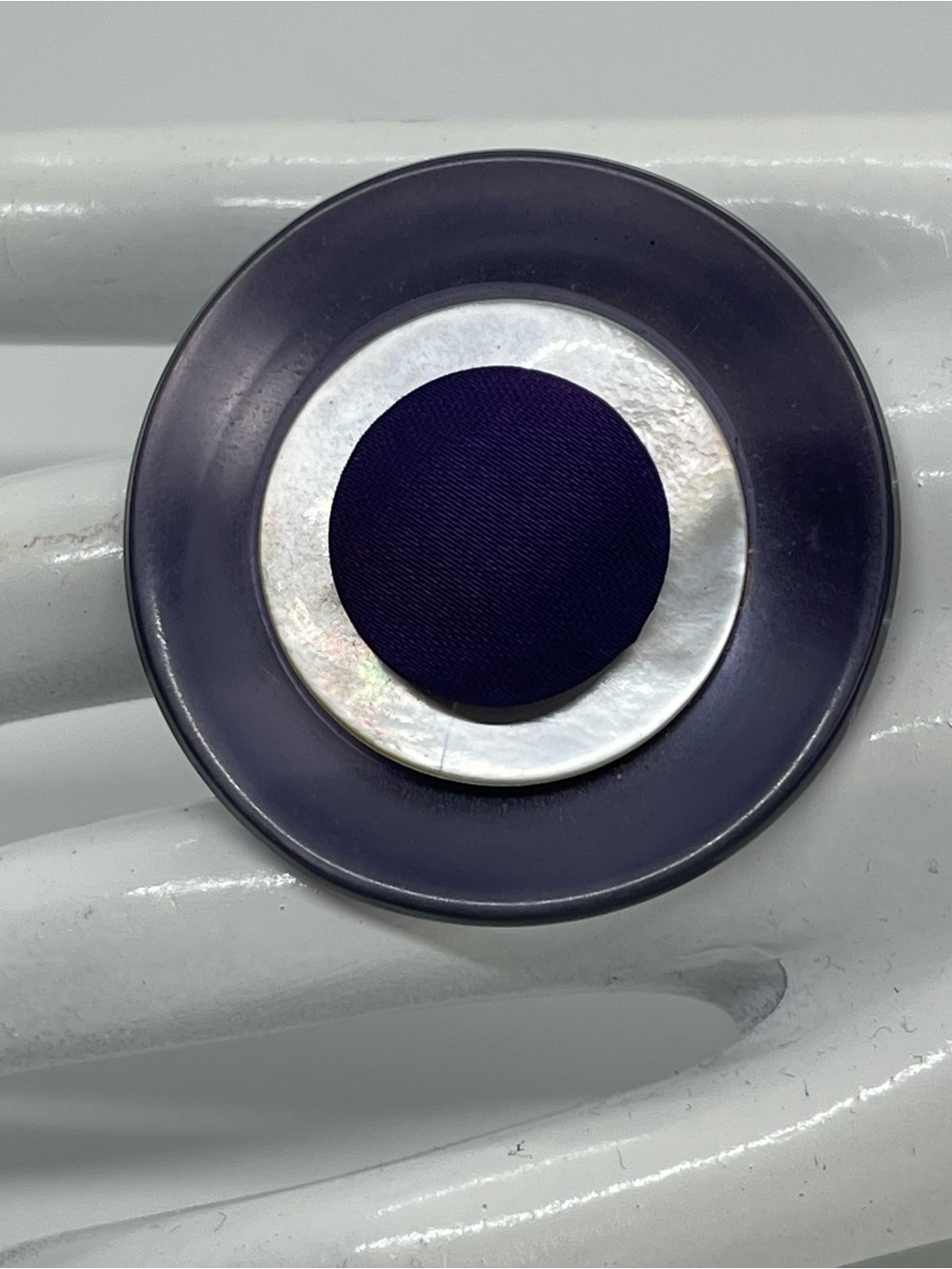 Hand Crafted 1970s Mother Of Pearl W Purple Velvet Buttons Ring NWT - Picture 3 of 5